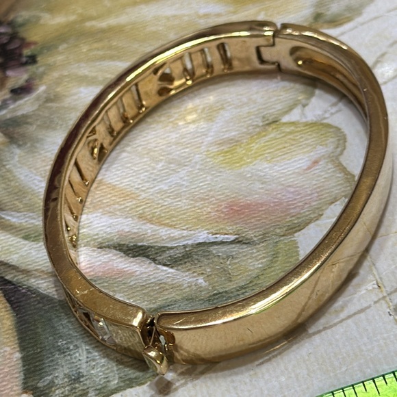 Vintage Givenchy hinged boxed clasp gold metal bracelet w/Cubic Zircona - Picture 11 of 11